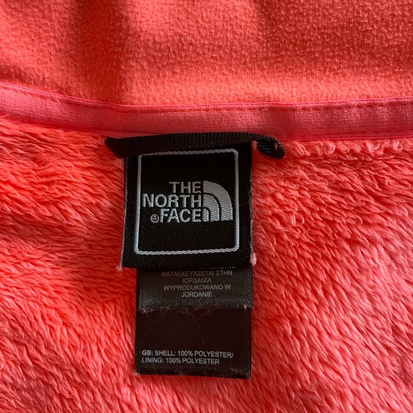 Fuzzy North Face - Picture 4 of 5